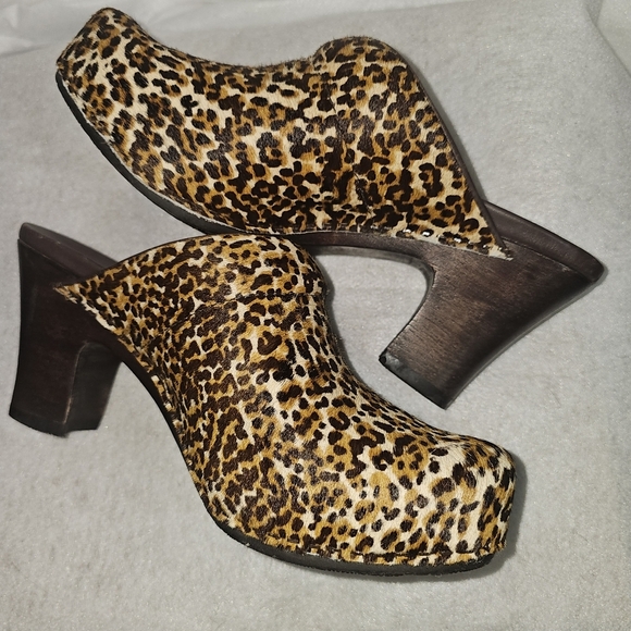 Dansko Rae Leopard Pony Hair Clogs Sz 38(8) Faux Fur - Picture 5 of 9